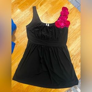 Black tank top with flower detail